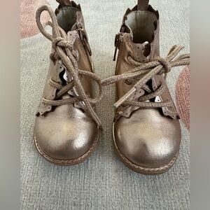 Baby Gap size 5 boots